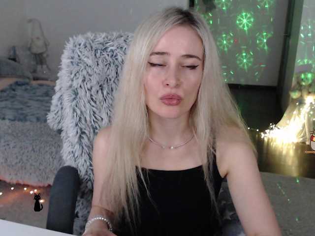 xyliganka777's BongaCams show and profile