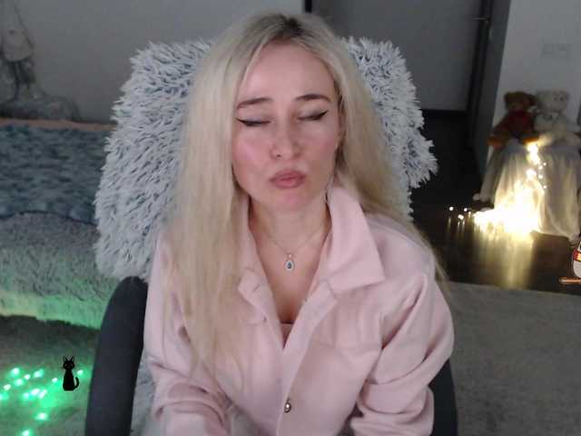 xyliganka777's BongaCams show and profile