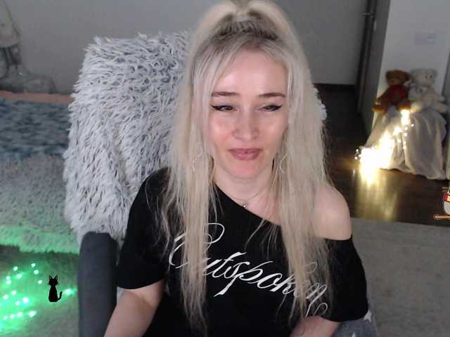 xyliganka777's BongaCams show and profile