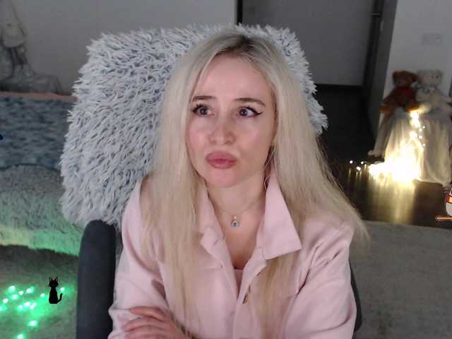 xyliganka777's BongaCams show and profile