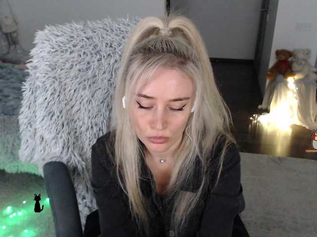 xyliganka777's BongaCams show and profile