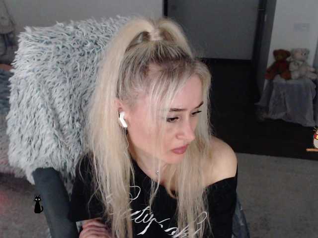 xyliganka777's BongaCams show and profile