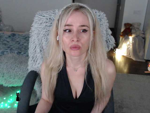 xyliganka777's BongaCams show and profile