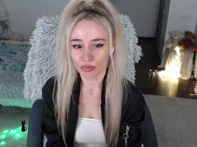 xyliganka777's BongaCams show and profile