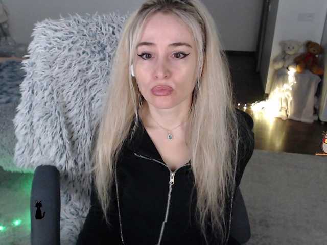 xyliganka777's BongaCams show and profile