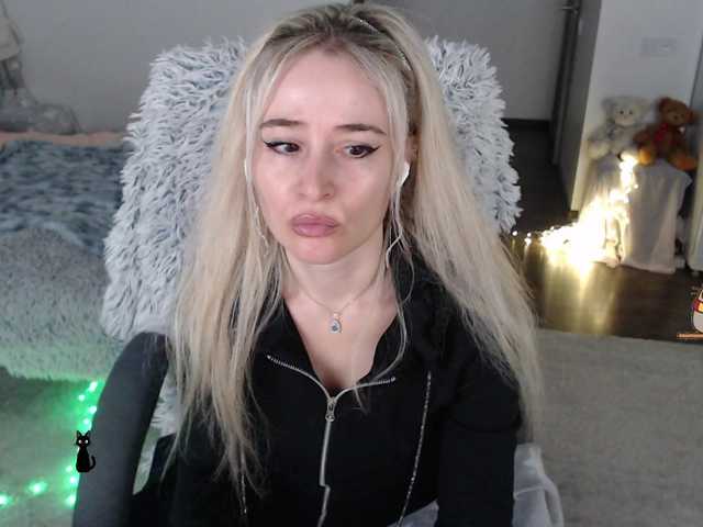 xyliganka777's BongaCams show and profile