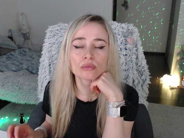 xyliganka777's BongaCams show and profile