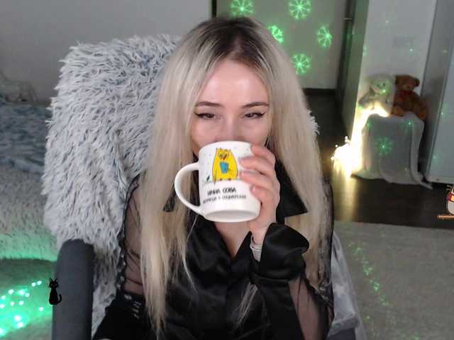 xyliganka777's BongaCams show and profile