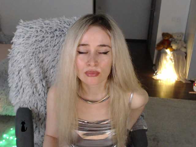 xyliganka777's BongaCams show and profile