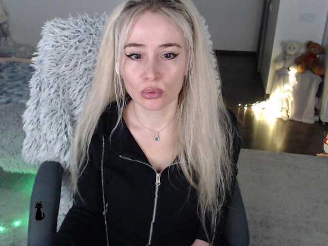 xyliganka777's BongaCams show and profile