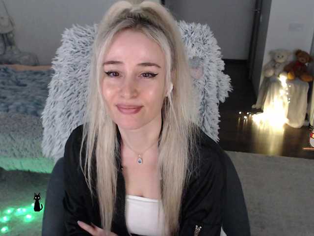 xyliganka777's BongaCams show and profile