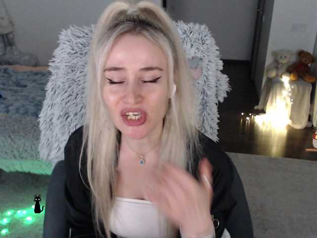 xyliganka777's BongaCams show and profile