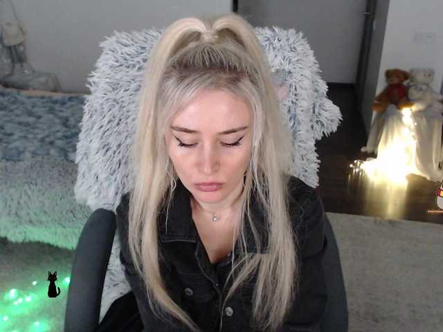 xyliganka777's BongaCams show and profile