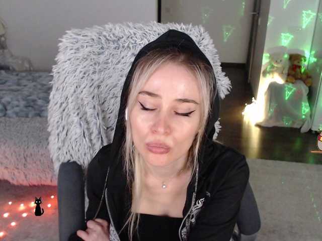 xyliganka777's BongaCams show and profile