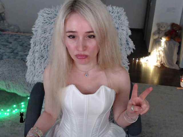 xyliganka777's BongaCams show and profile