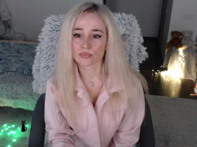 xyliganka777's BongaCams show and profile