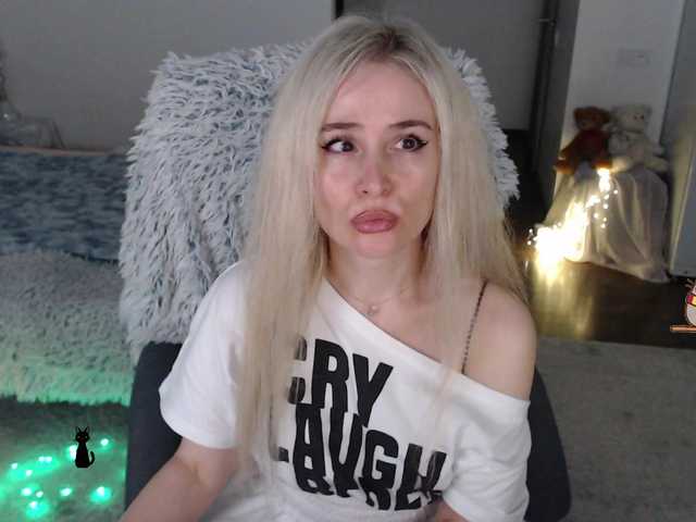 xyliganka777's BongaCams show and profile