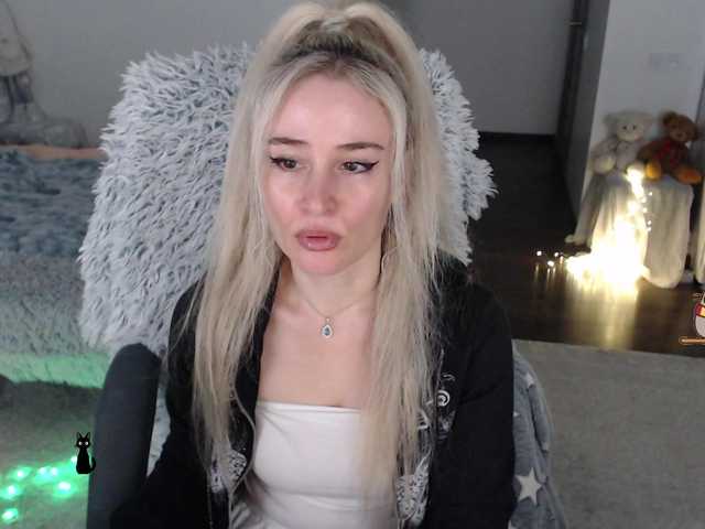 xyliganka777's BongaCams show and profile