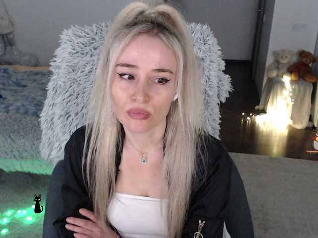 xyliganka777's BongaCams show and profile