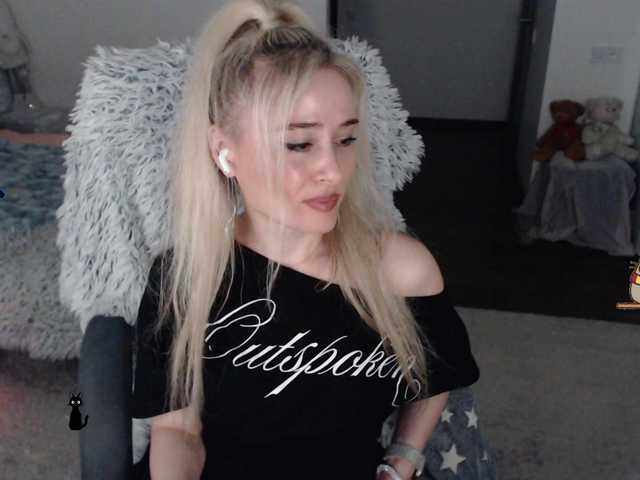 xyliganka777's BongaCams show and profile