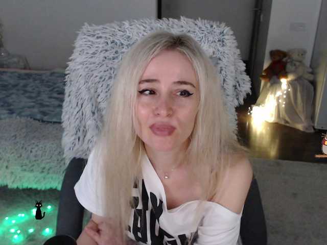 xyliganka777's BongaCams show and profile