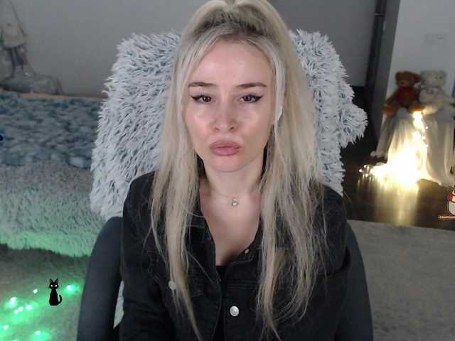 xyliganka777's BongaCams show and profile