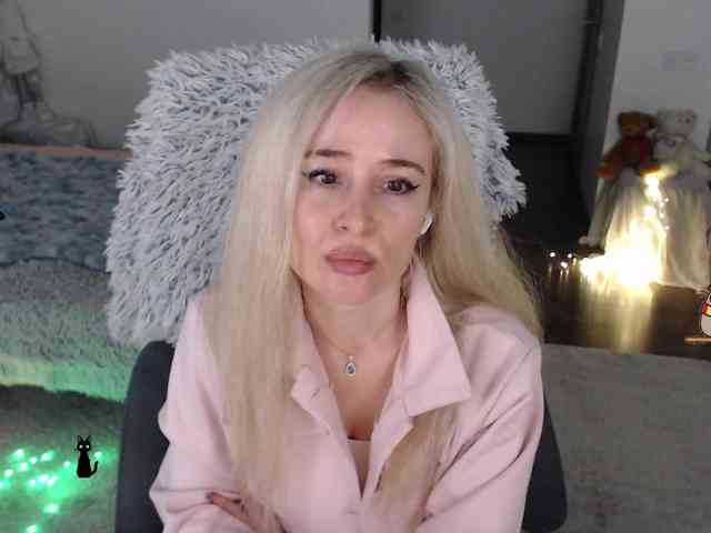 xyliganka777 Live Webcam on BongaCams