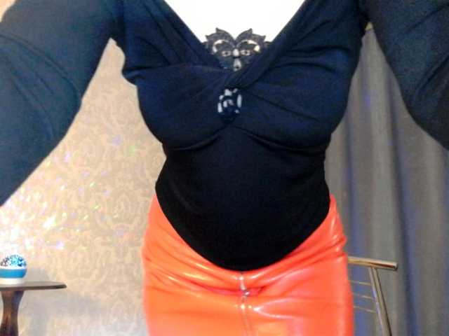 Elenaza1001's BongaCams show and profile