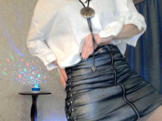 Elenaza1001's BongaCams show and profile