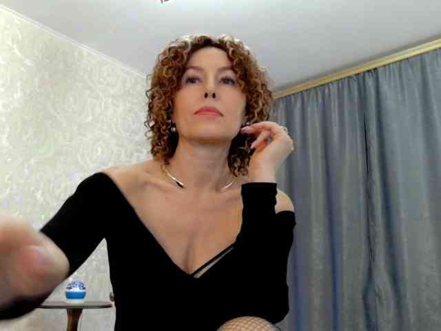 Elenaza1001 Live Webcam on BongaCams