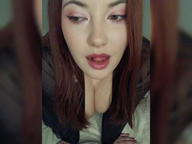 yourXgirl-'s BongaCams show and profile