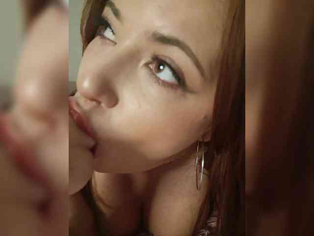 LaraMoon webcam