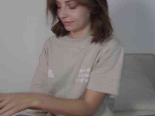 Little_Lilu webcam