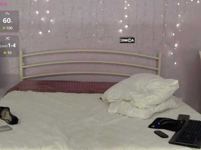 Versavia's BongaCams show and profile