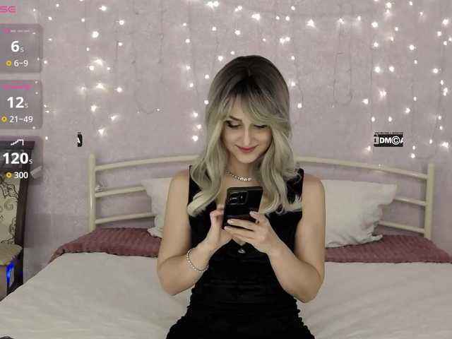 Versavia's BongaCams show and profile