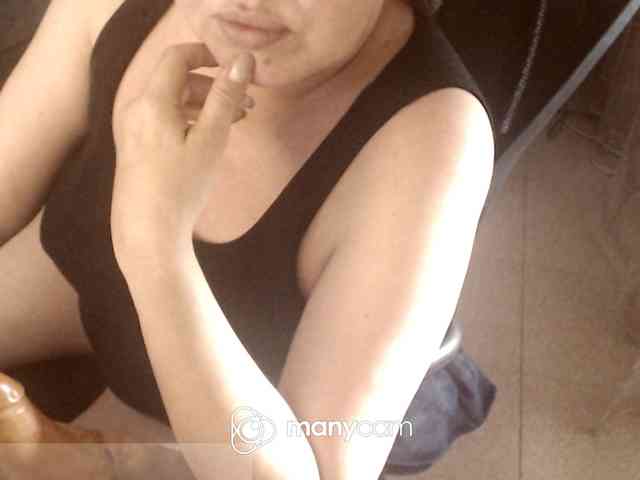 LaraNazira webcam