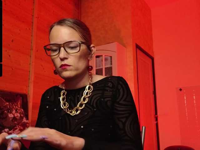 sweeteve050's BongaCams show and profile