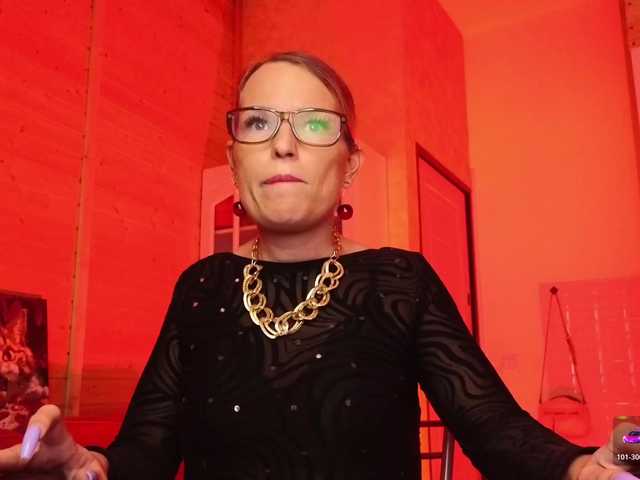 sweeteve050's BongaCams show and profile