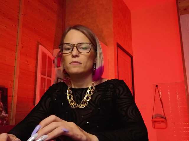 sweeteve050's BongaCams show and profile