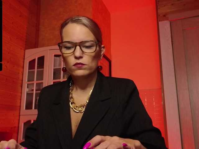 Findom_Lady_Shine webcam