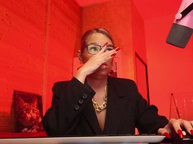 sweeteve050's BongaCams show and profile