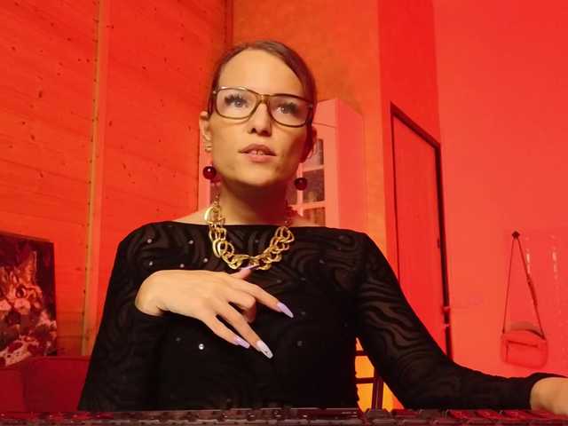 sweeteve050's BongaCams show and profile