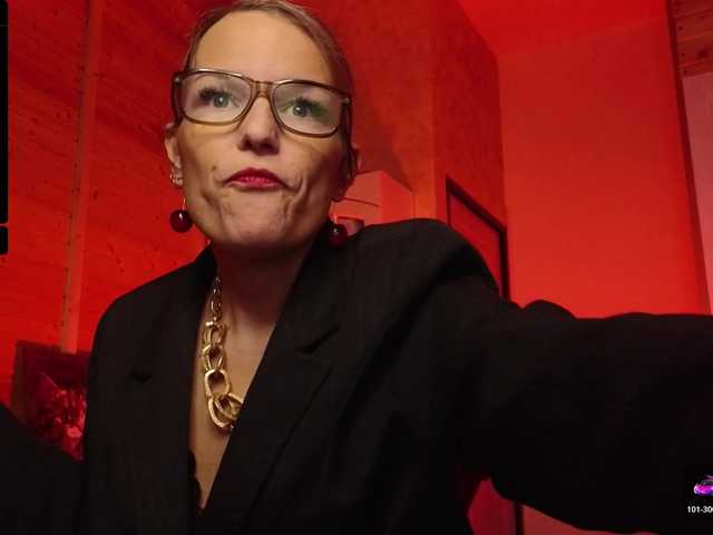 sweeteve050's BongaCams show and profile