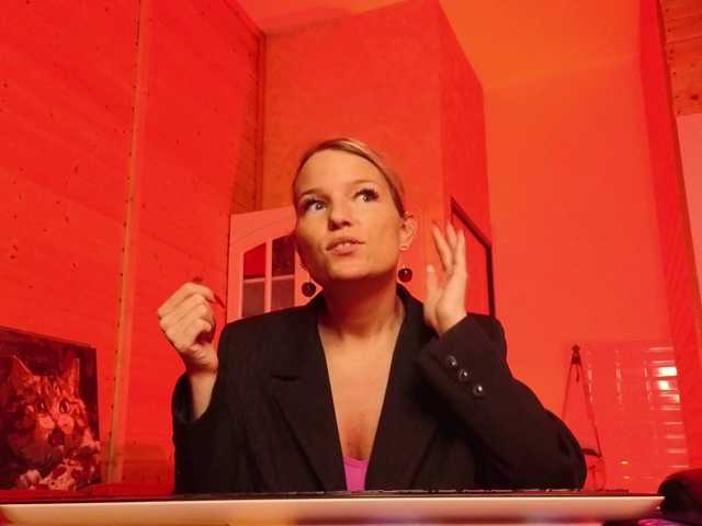 sweeteve050's BongaCams show and profile