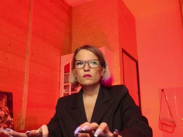 sweeteve050's BongaCams show and profile