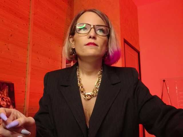 sweeteve050 live cam profile