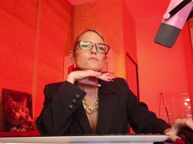 sweeteve050's BongaCams show and profile