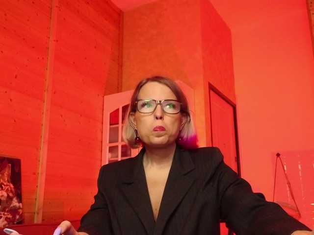 sweeteve050's BongaCams show and profile