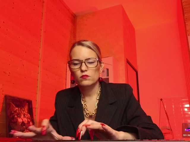 sweeteve050's BongaCams show and profile