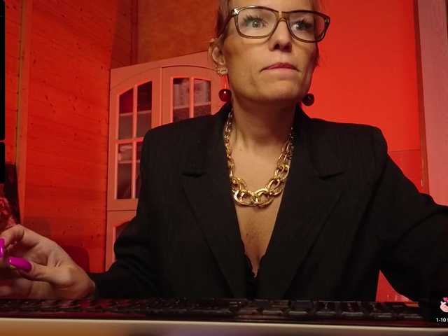 sweeteve050's BongaCams show and profile